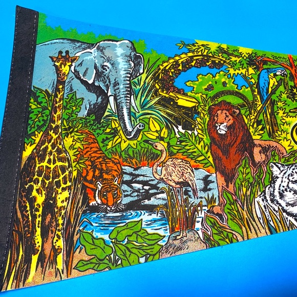 BUSCH GARDENS VINTAGE 90’s TAMPA FLORIDA COLLECTIBLE SOUVENIR PENNANT FLAG 30” - Picture 5 of 16